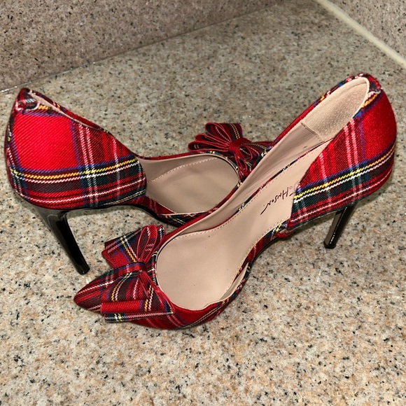 Betsey Johnson Plaid Heels - Picture 1 of 13